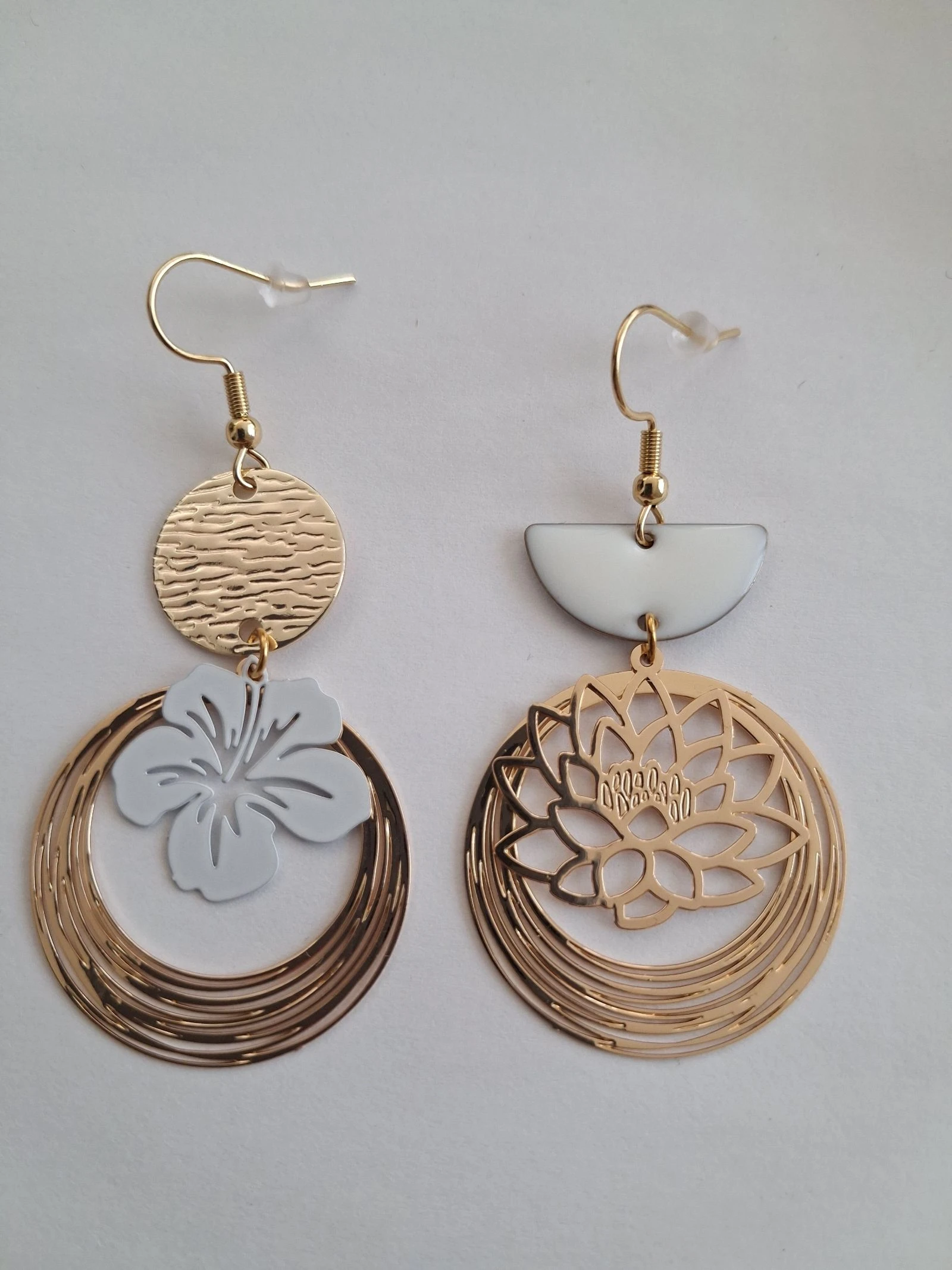 Boucles d'oreilles asymétriques